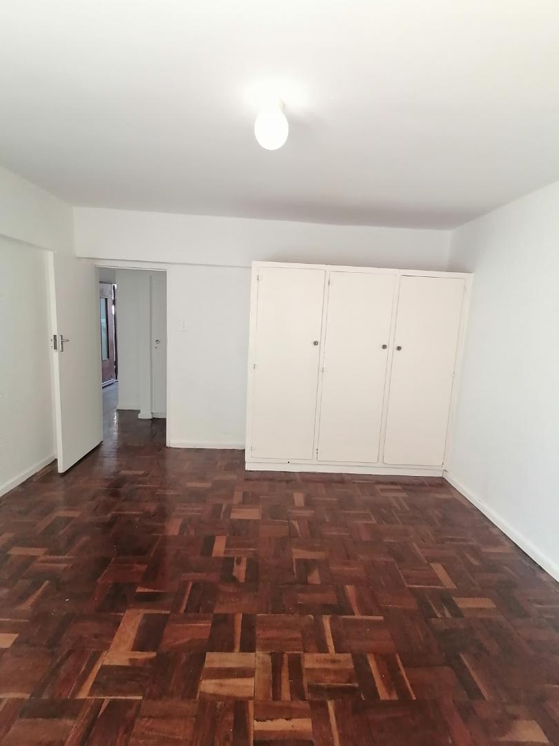 2 Bedroom Property for Sale in Vredehoek Western Cape